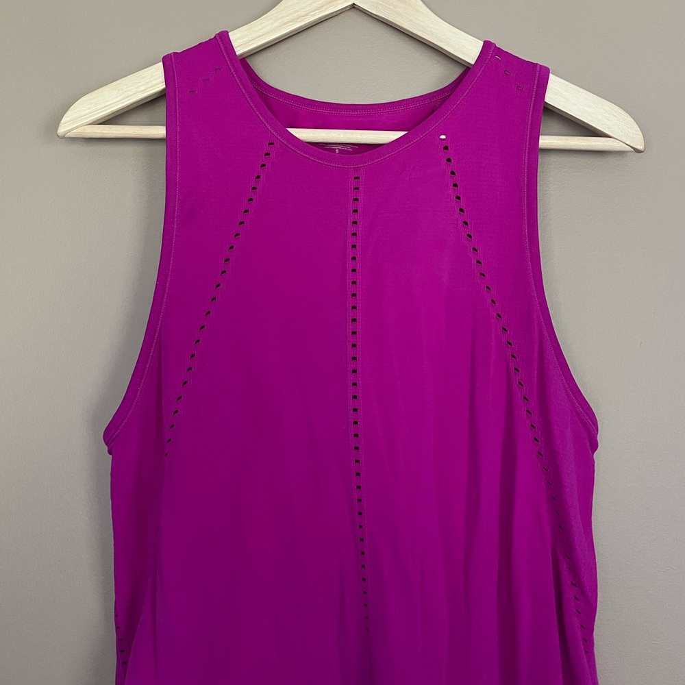 {Athleta} Foothill Tank in Dark Magenta - Womens Small - Picture 3 of 9